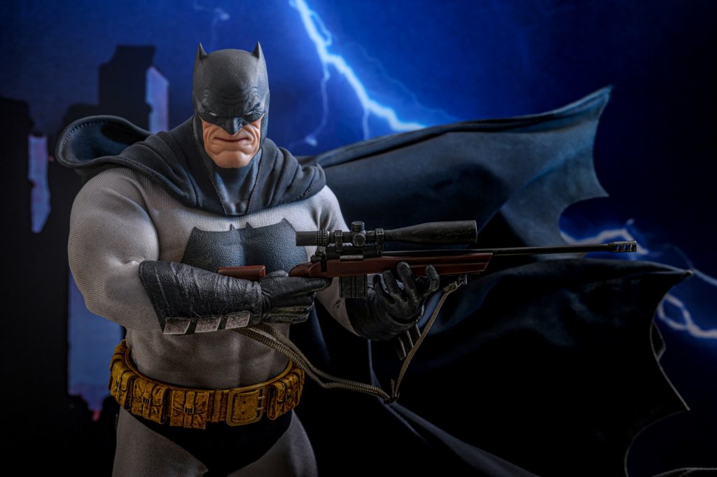 時間: 2024-11-11 11:03 PM 檔名: Hot Toys - The Dark Knight Returns - Sixth Scale Batman_HR11 大小: 80.14 KB 尺寸: 1024x682px
