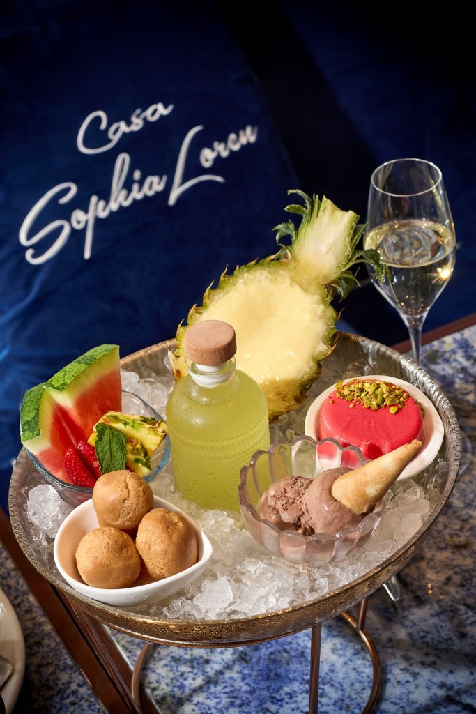 時間: 2025-05-25 04:31 AM 檔名: Low-res Casa Sophia Loren Brunch Dessert Platter with Limonc 大小: 130.99 KB 尺寸: 683x1024px