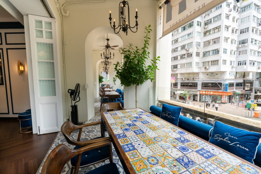 時間: 2025-05-25 04:34 AM
檔名: Low-res Casa Sophia Loren - Terrazza Sorrento 2
大小: 172.31 KB
尺寸: 1024x683px
