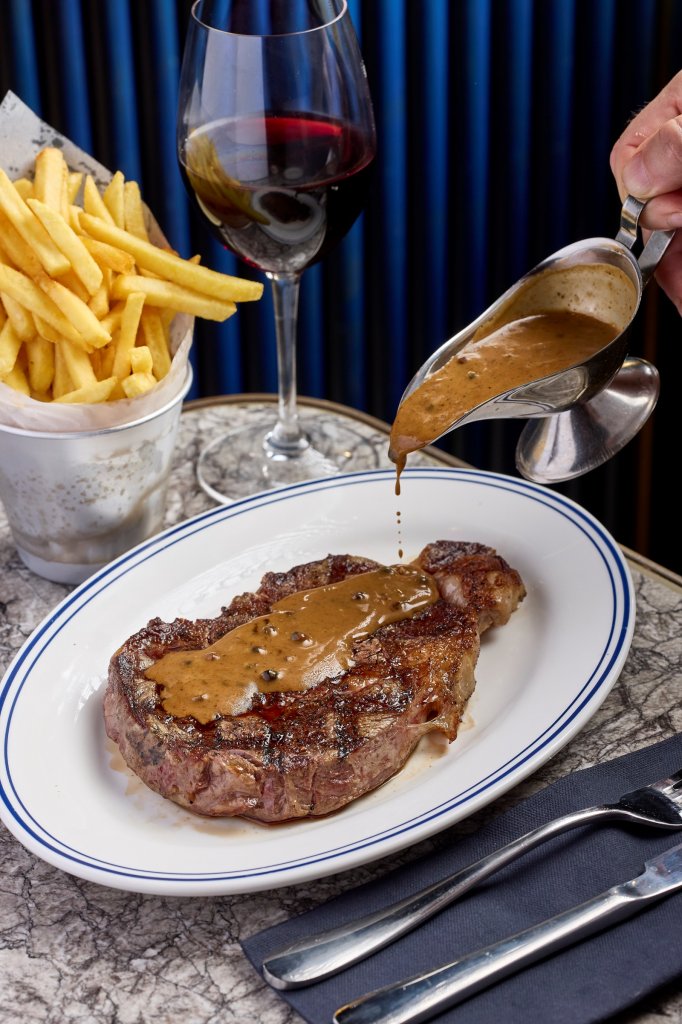 ɶ: 2025-06-15 10:55 AM ɦW: À Poêle Main - Steak Frites (pepper sauce, fries) jp: 147.24 KB ؤo: 682x1024px