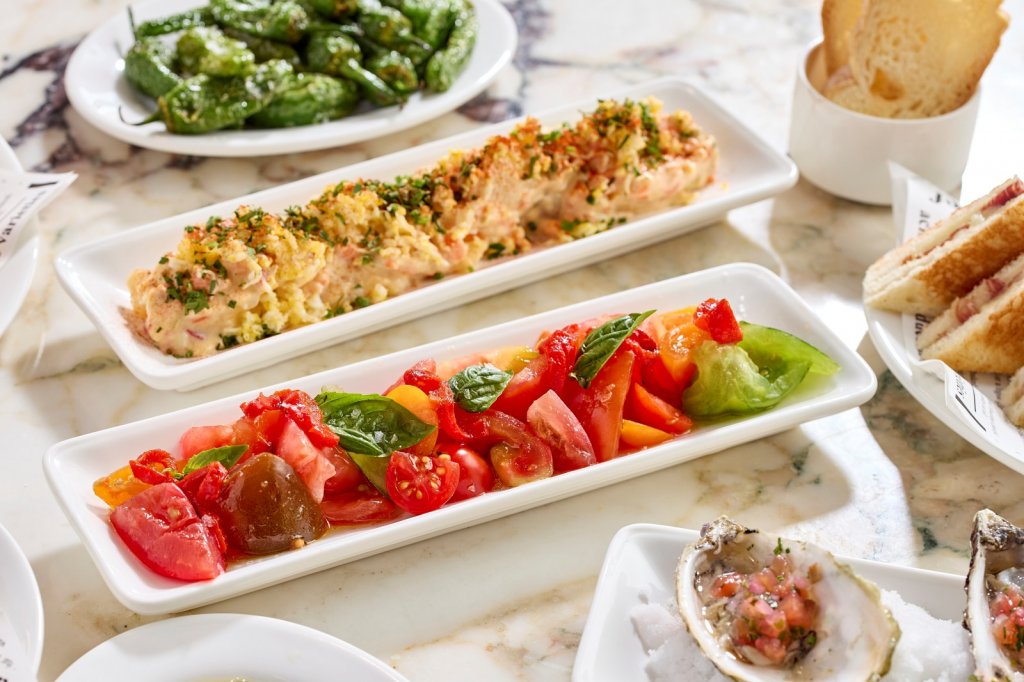 ɶ: 2025-06-15 11:35 AM 
ɦW: Qué Pasa Tapas – Heirloom Tomato Salad 
jp: 130.14 KB 
ؤo: 1024x682px
