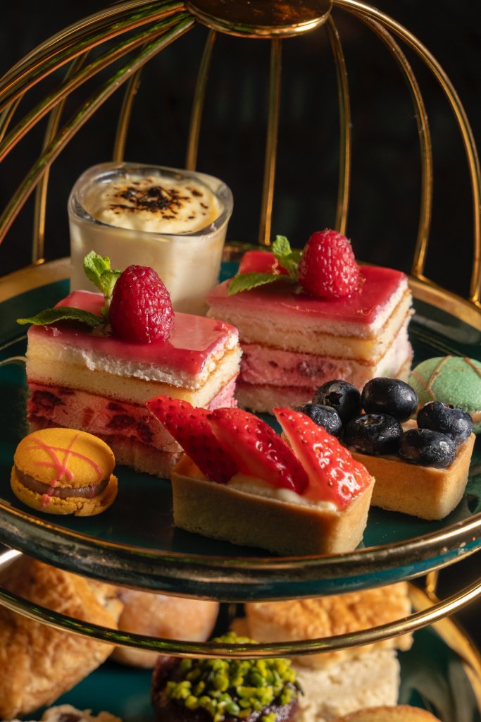 ɶ: 2025-06-22 05:08 PM ɦW: Low-res Dragonfly Afternoon Tea Set - Sweet Selection jp: 125.5 KB ؤo: 683x1024px